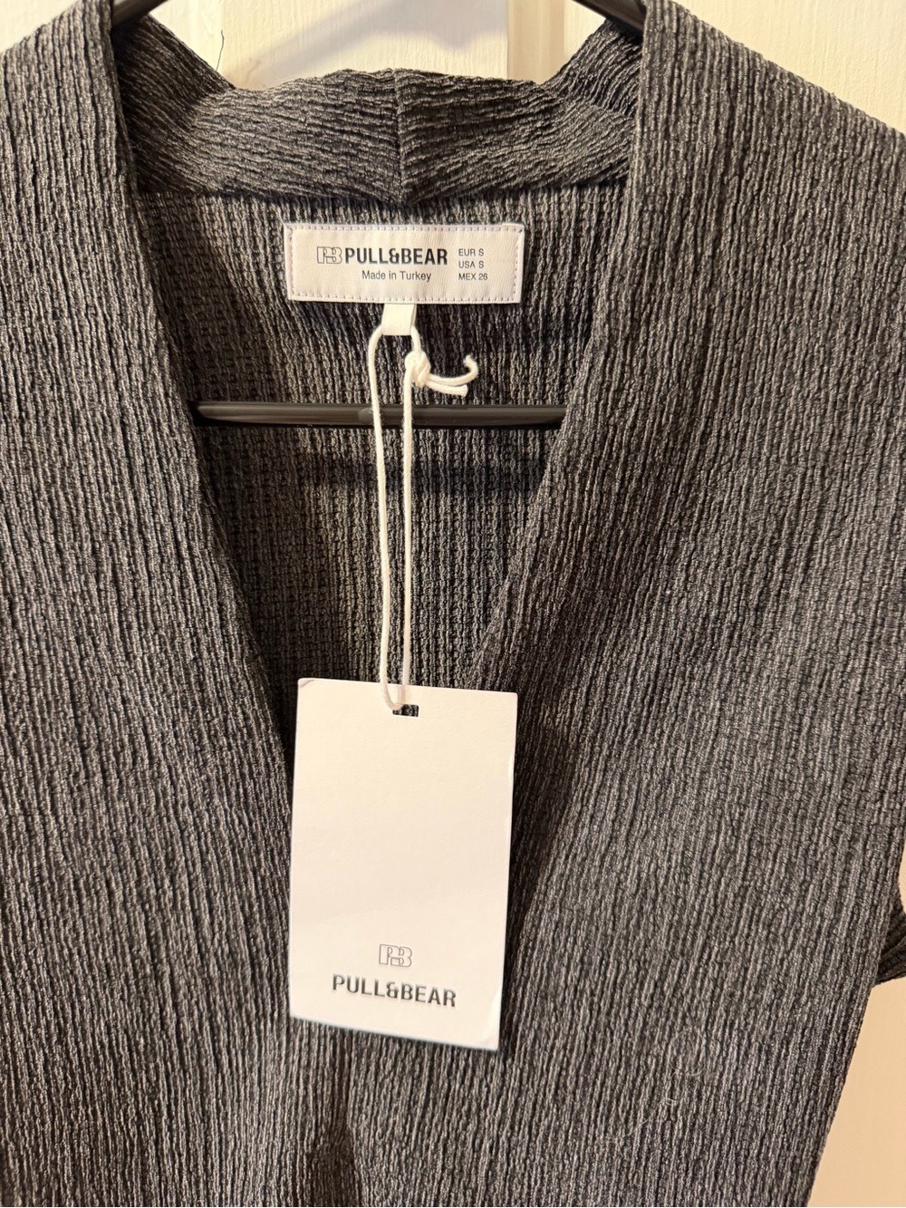 Pull&Bear Charcoal Ribbed V-Neck Sleeveless Top - Picture 2 of 2